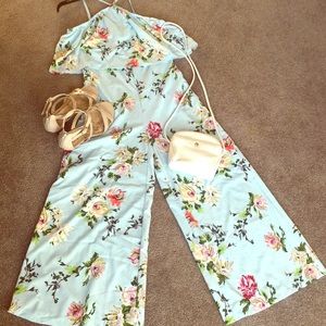 Beautiful floral jumpsuit🌼🌷